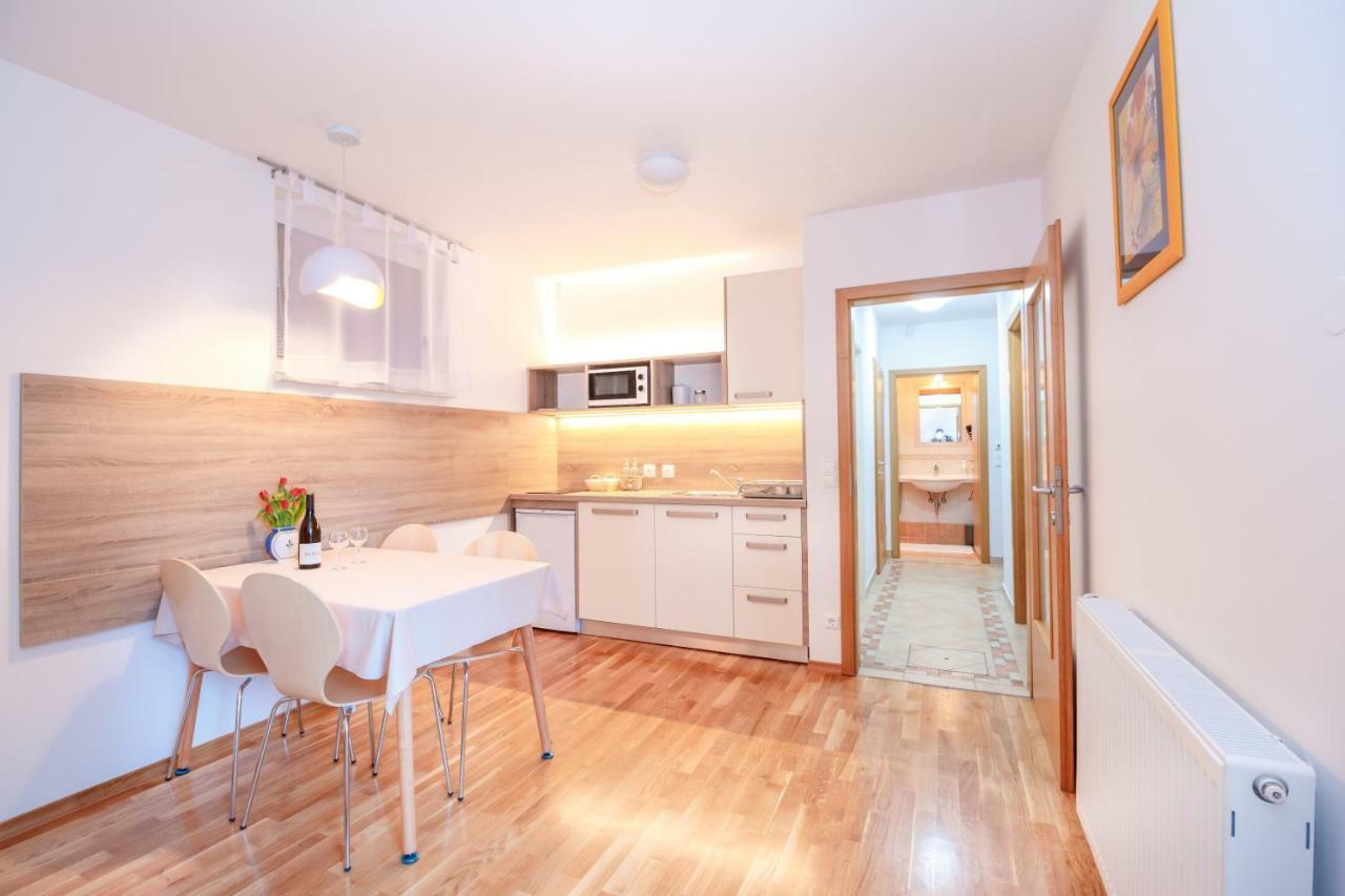 Alp Apartma ราโดว์ลิตซา ภายนอก รูปภาพ